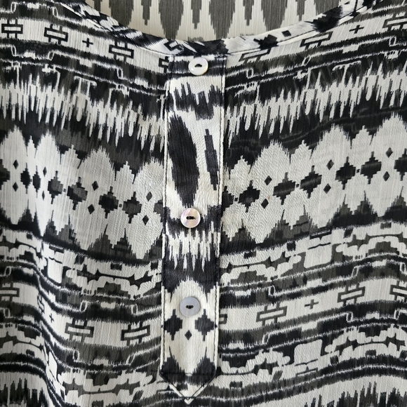 Black n White Sheer Crop Top Shortsleeve Cuffed Blouse Aztec Soop Neck LARGE - Picture 6 of 12
